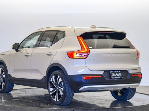 Certified 2025 Volvo XC40 B5 Plus w/ Climate Package image 2