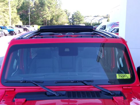 New 2025 Jeep Wrangler Unlimited Sahara image 7