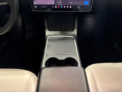 Used 2021 Tesla Model Y Long Range image 20