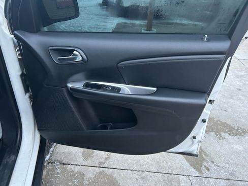 Used 2016 Dodge Journey SXT w/ Blacktop Package image 16