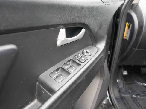 Used 2011 Kia Sportage LX w/ Convenience Pkg FWD image 7