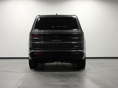 Used 2024 Jeep Wagoneer Series II w/ Flexible Seating Group AWD/4WD image 5