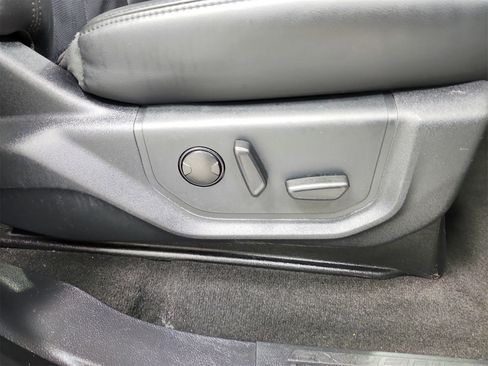 Used 2024 Ford Expedition Max XLT image 39