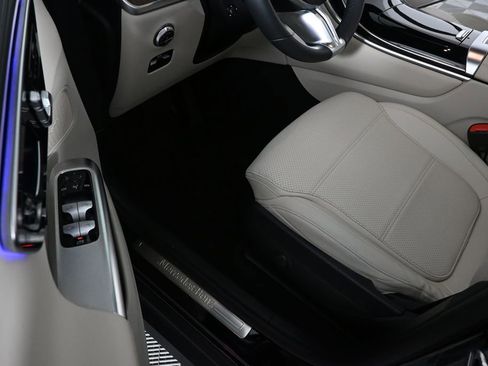 Used 2024 Mercedes-Benz GLC 300 4MATIC image 7