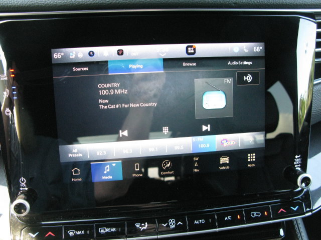 Used 2023 Jeep Wagoneer 4WD w/ Premium Group I image 23