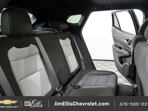 Certified 2025 Chevrolet Trax RS w/ Sunroof Package FWD image 19