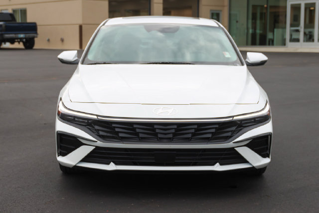 New 2026 Hyundai Elantra Limited FWD image 2
