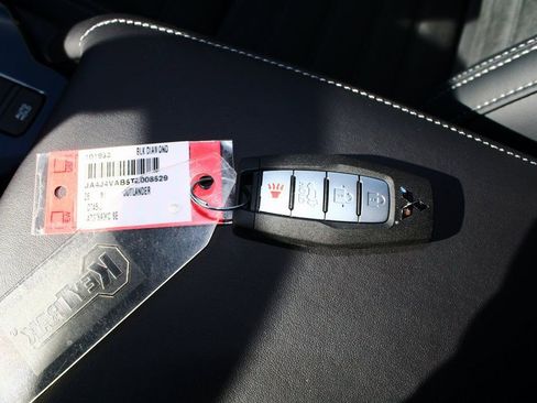 New 2026 Mitsubishi Outlander SE image 25