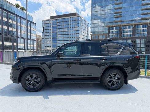 Used 2025 Lexus LX 700h Overtrail w/ Accessory Package (Z1) AWD/4WD image 2