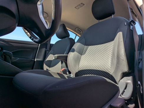 Used 2020 Nissan Versa S FWD image 10