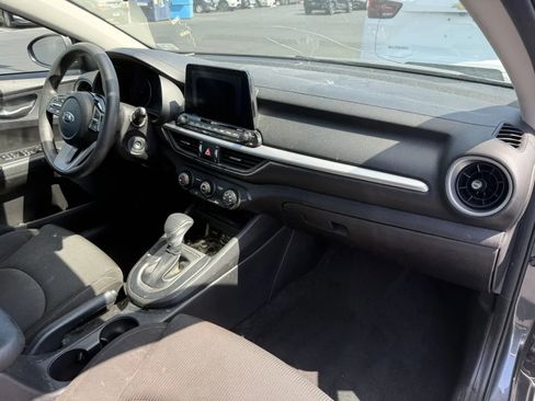 Used 2021 Kia Forte LXS FWD image 12