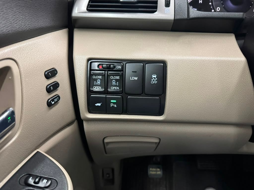 Used 2016 Honda Odyssey Touring image 29