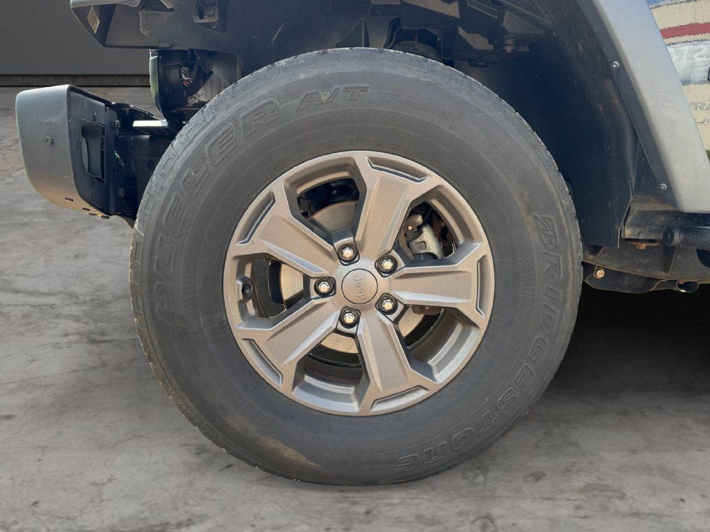 Used 2018 Jeep Wrangler Unlimited Rubicon AWD/4WD image 9