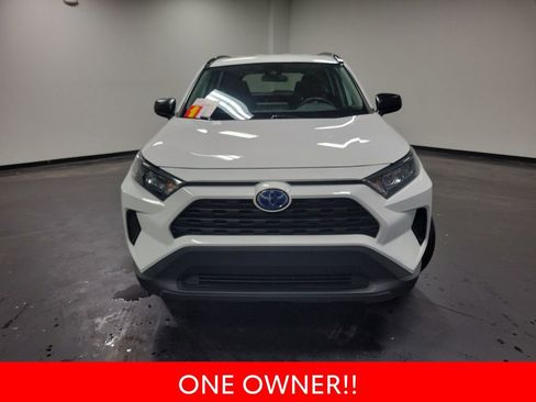 Used 2021 Toyota RAV4 LE image 3