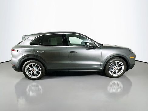Certified 2025 Porsche Cayenne AWD/4WD image 8