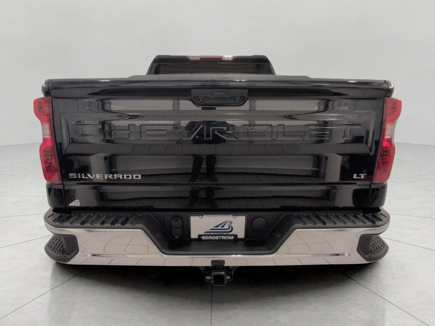 Used 2024 Chevrolet Silverado 1500 LT AWD/4WD image 24