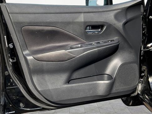 Used 2021 Nissan Versa SV FWD image 19