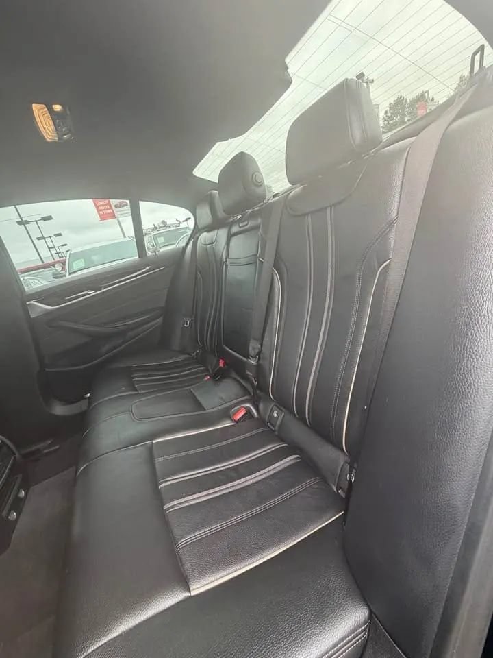 Used 2018 BMW 530e RWD image 9