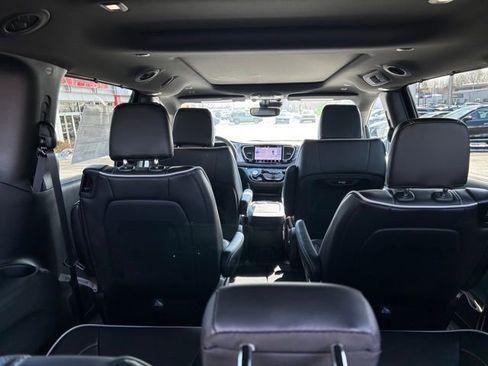 New 2026 Chrysler Pacifica Limited AWD/4WD image 11
