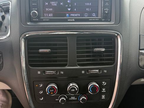 Used 2018 Dodge Grand Caravan SE w/ UConnect Hands-Free Group FWD image 27