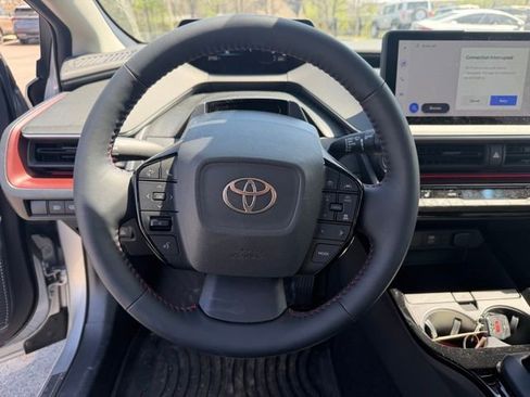 Used 2025 Toyota Prius Plug-In Hybrid image 6