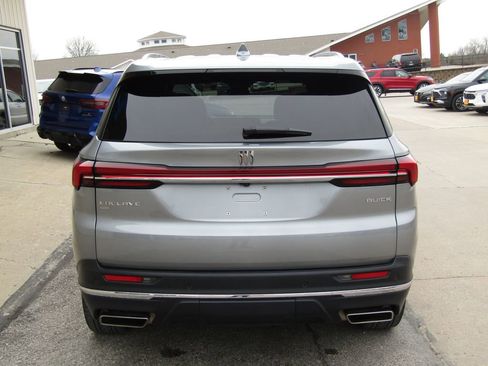 Used 2025 Buick Enclave Preferred image 4