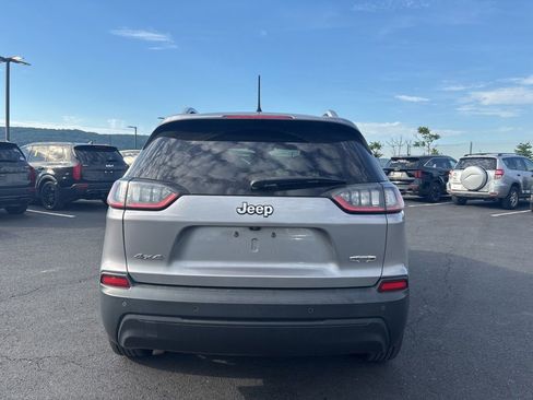 Used 2021 Jeep Cherokee Latitude Plus w/ Sun & Sound Group AWD/4WD image 4
