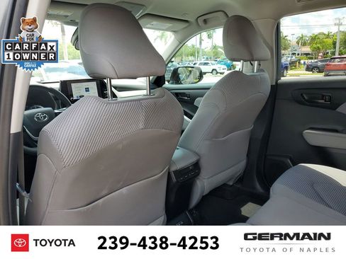 Used 2023 Toyota Highlander LE FWD image 23