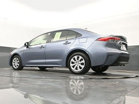 Used 2025 Toyota Corolla LE image 23