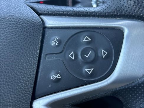Used 2022 GMC Acadia SLE FWD image 30