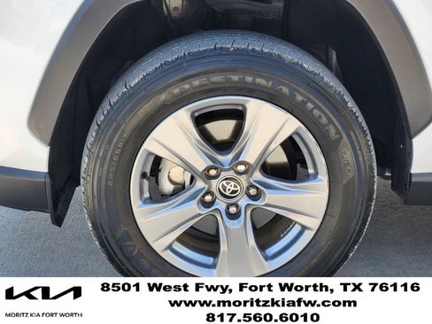 Used 2025 Toyota RAV4 LE AWD/4WD image 9