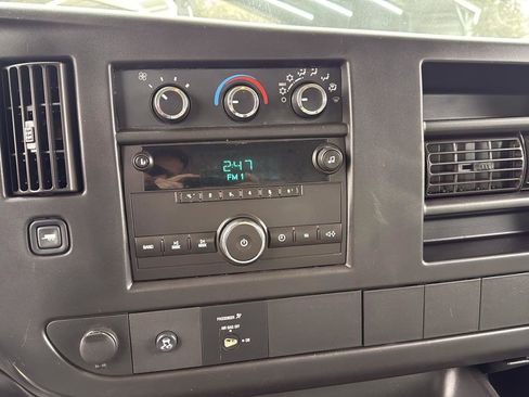 Used 2011 Chevrolet Express 2500 Work Van image 15