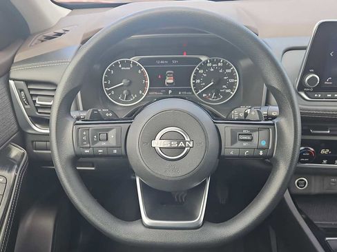 Used 2023 Nissan Rogue SV image 11