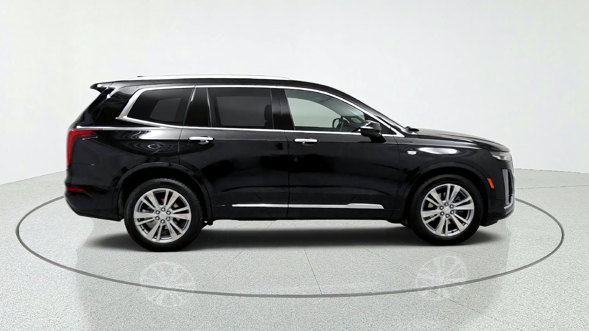 Used 2024 Cadillac XT6 Premium Luxury w/ Technology Package AWD/4WD image 6
