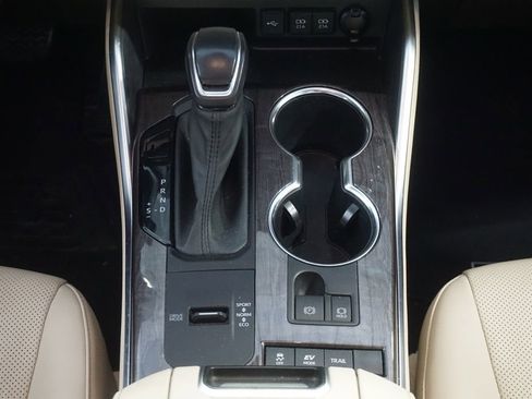 Used 2020 Toyota Highlander Platinum image 31