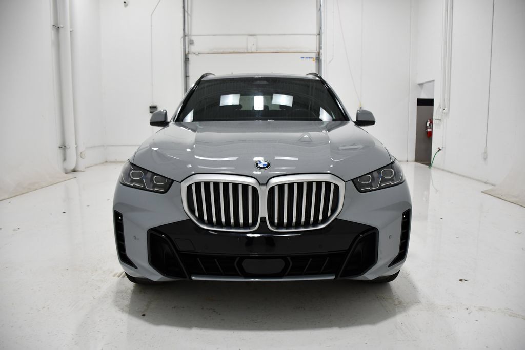Used 2024 BMW X5 xDrive40i w/ M Sport Package AWD/4WD image 2