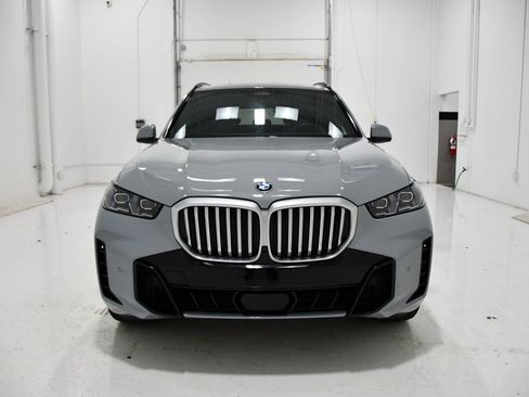 Used 2024 BMW X5 xDrive40i w/ M Sport Package AWD/4WD image 2