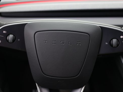 Used 2026 Tesla Model Y AWD image 17