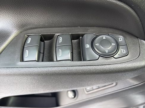 Used 2020 Chevrolet Equinox Premier image 22