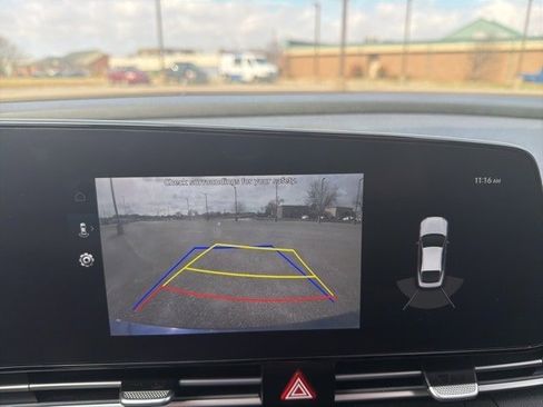 Used 2023 Hyundai Elantra Limited w/ Preferred Accessory Package image 18