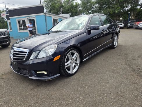 Used 2011 Mercedes-Benz E 350 4MATIC Sedan image 2