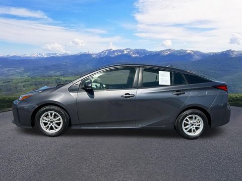 Used 2022 Toyota Prius LE FWD image 2