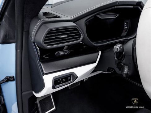 Used 2024 Lamborghini Urus S AWD/4WD image 48