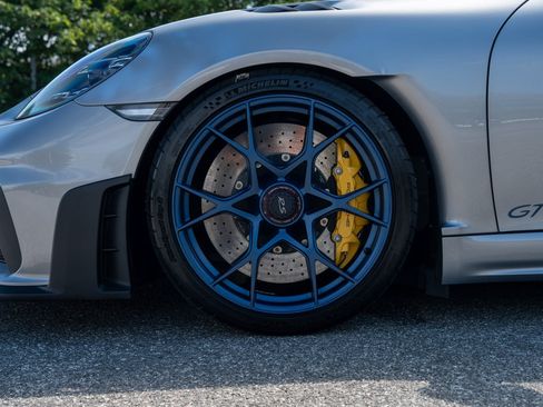 Certified 2024 Porsche 718 Cayman GT4 RS RWD image 11