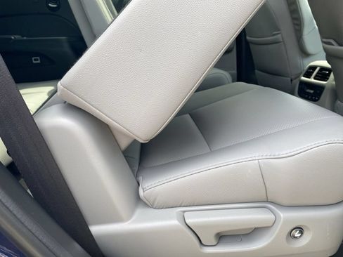 Used 2022 Honda Pilot Elite image 16