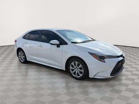 Used 2023 Toyota Corolla LE FWD image 1