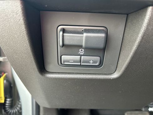 Certified 2024 GMC Canyon AT4X image 20