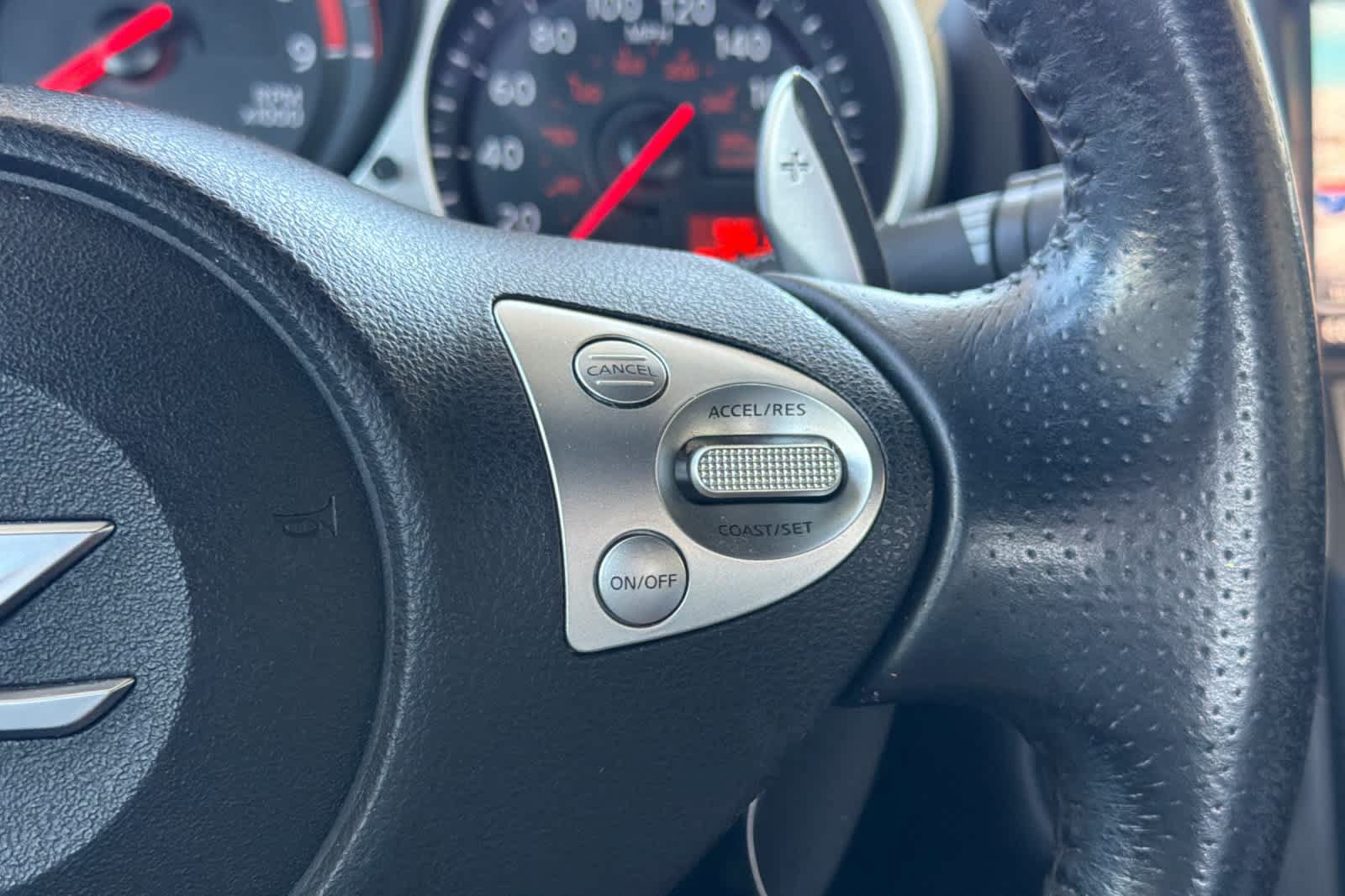 Used 2009 Nissan 370Z Touring w/ Sport Pkg RWD image 25
