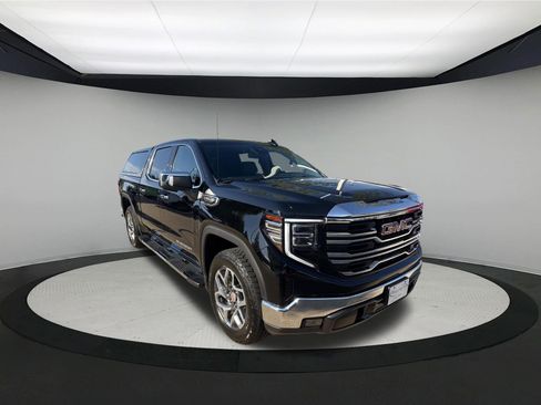 Used 2023 GMC Sierra 1500 SLT w/ SLT Premium Package AWD/4WD image 1