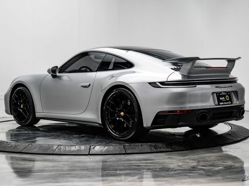Used 2024 Porsche 911 Carrera GTS image 10